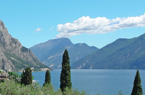 Balcony with wonderful view of the lake Garda